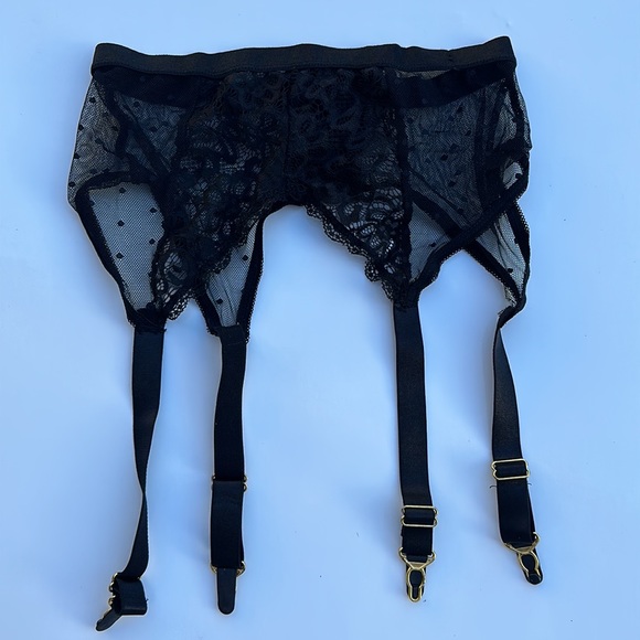 T shirt lightly lined full coverage size 34DD with black garter - Picture 3 of 4